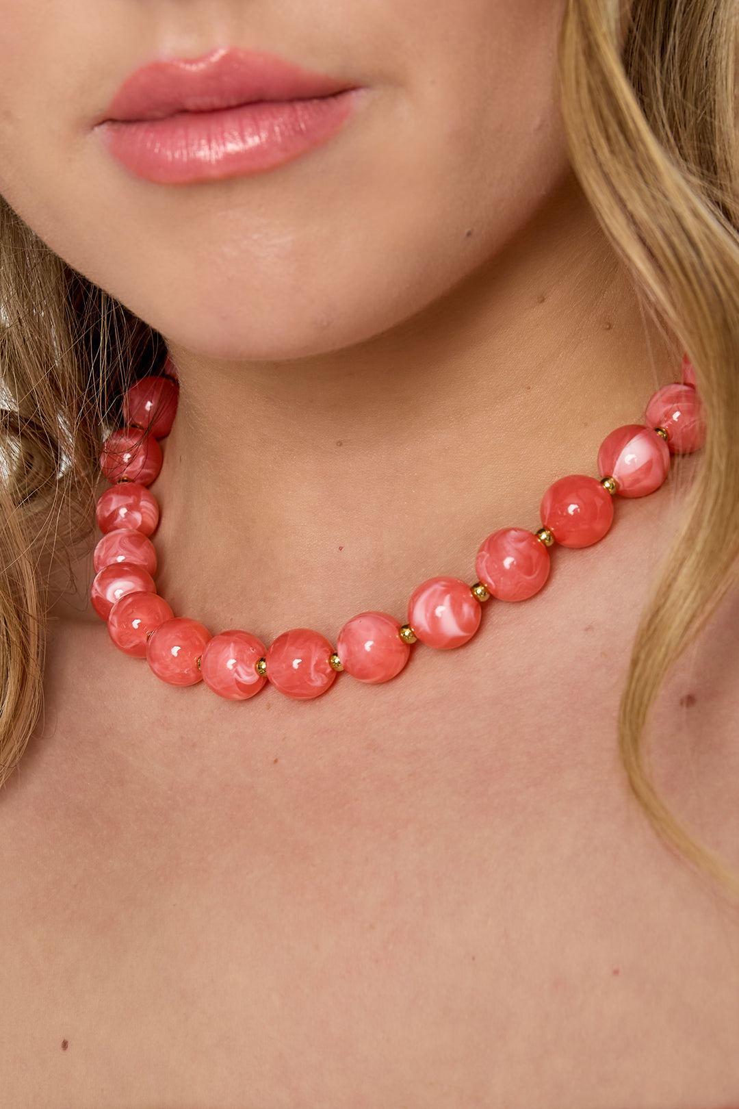 Bead necklace with gold beads in between 13.5mm